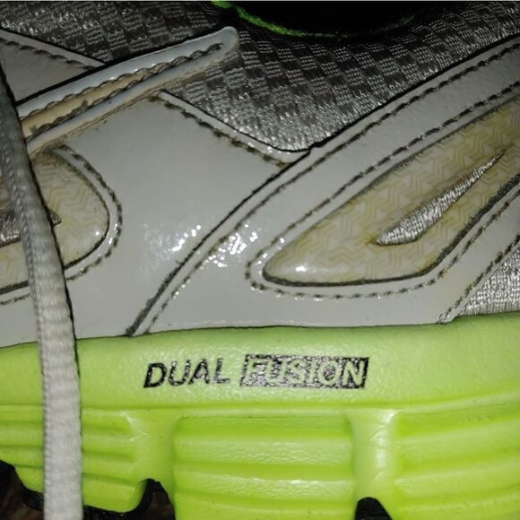 Nike women's Dual Fusion running shoes sneaker silver size 8.5. 021 - Picture 11 of 12
